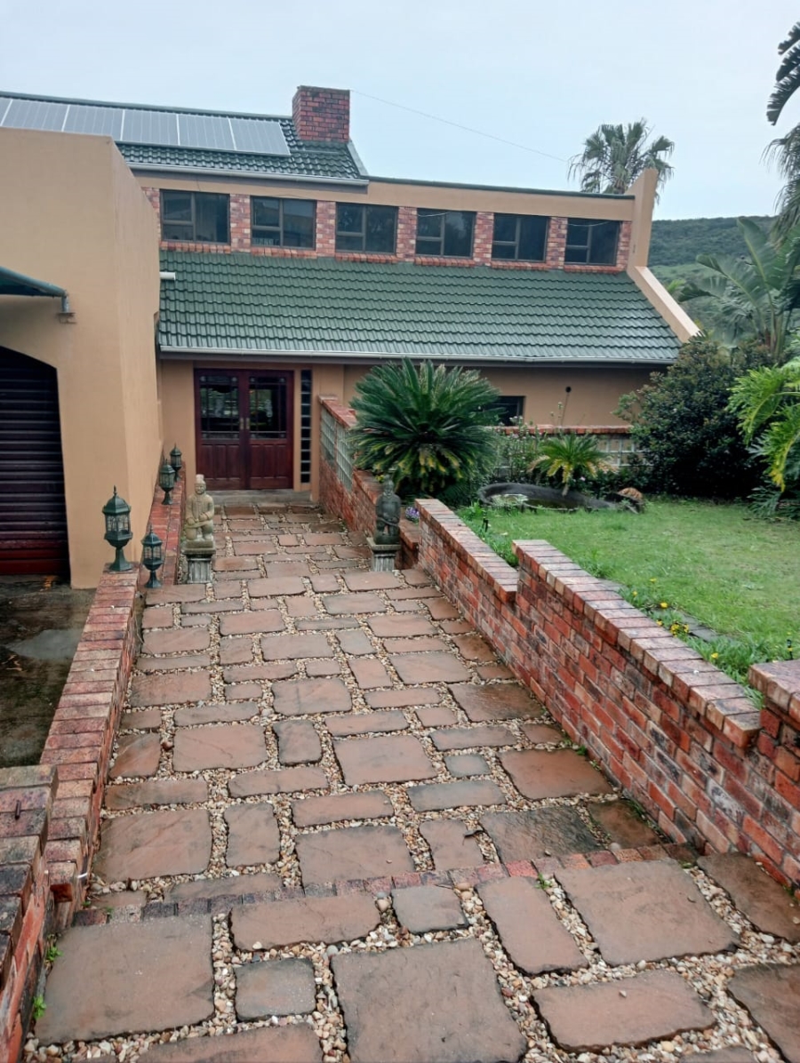 4 Bedroom Property for Sale in Nahoon Valley Park Eastern Cape